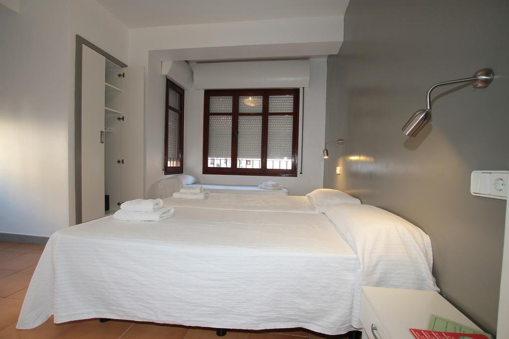 Hostal Ripoll Ibiza Экстерьер фото